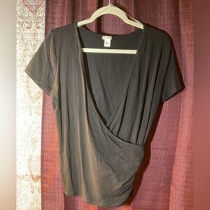 Chic Black Women's Short Sleeve Top